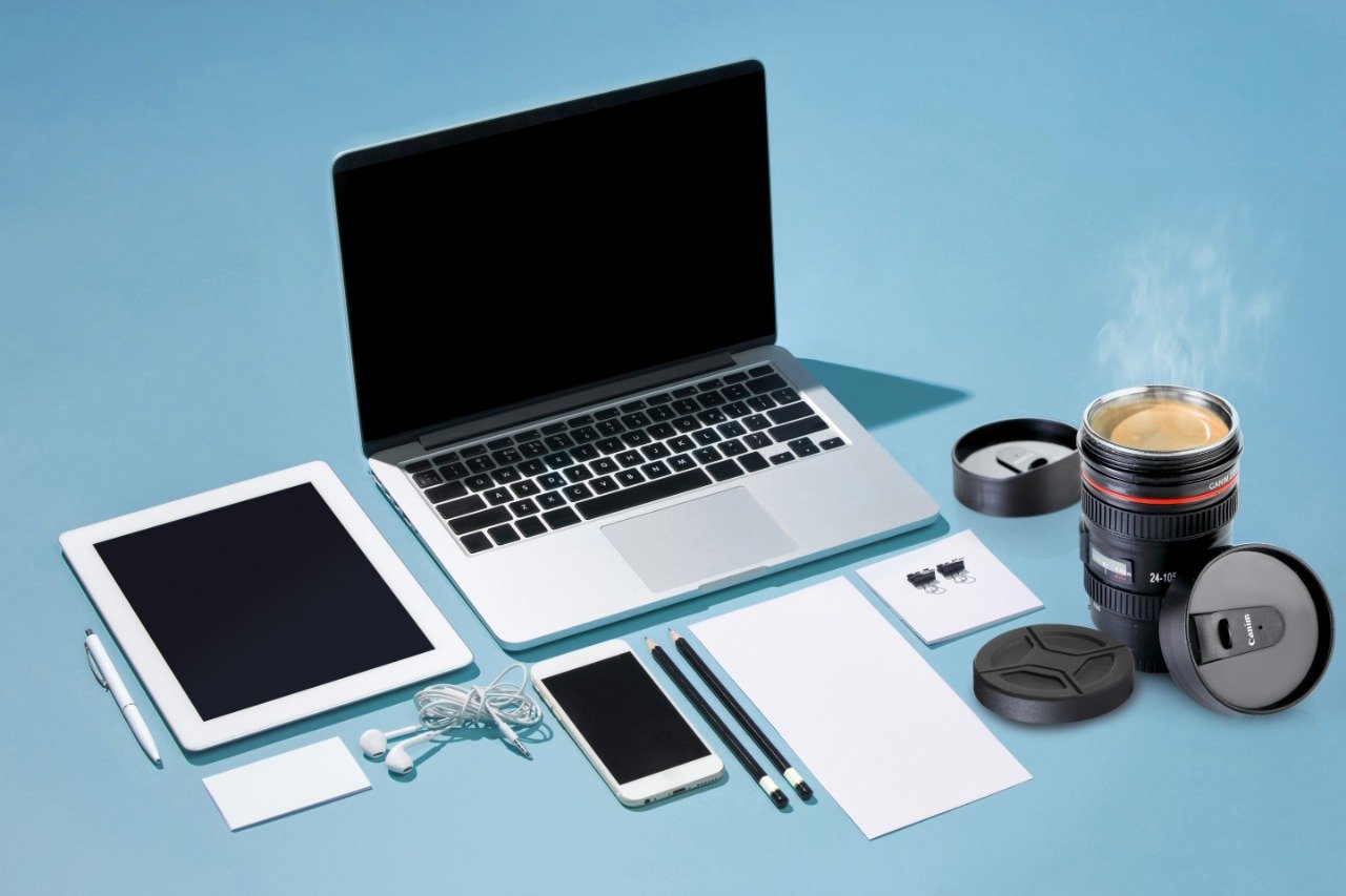 Camera Lens Shaped Coffee Mug Flask With Lid - LootFaat