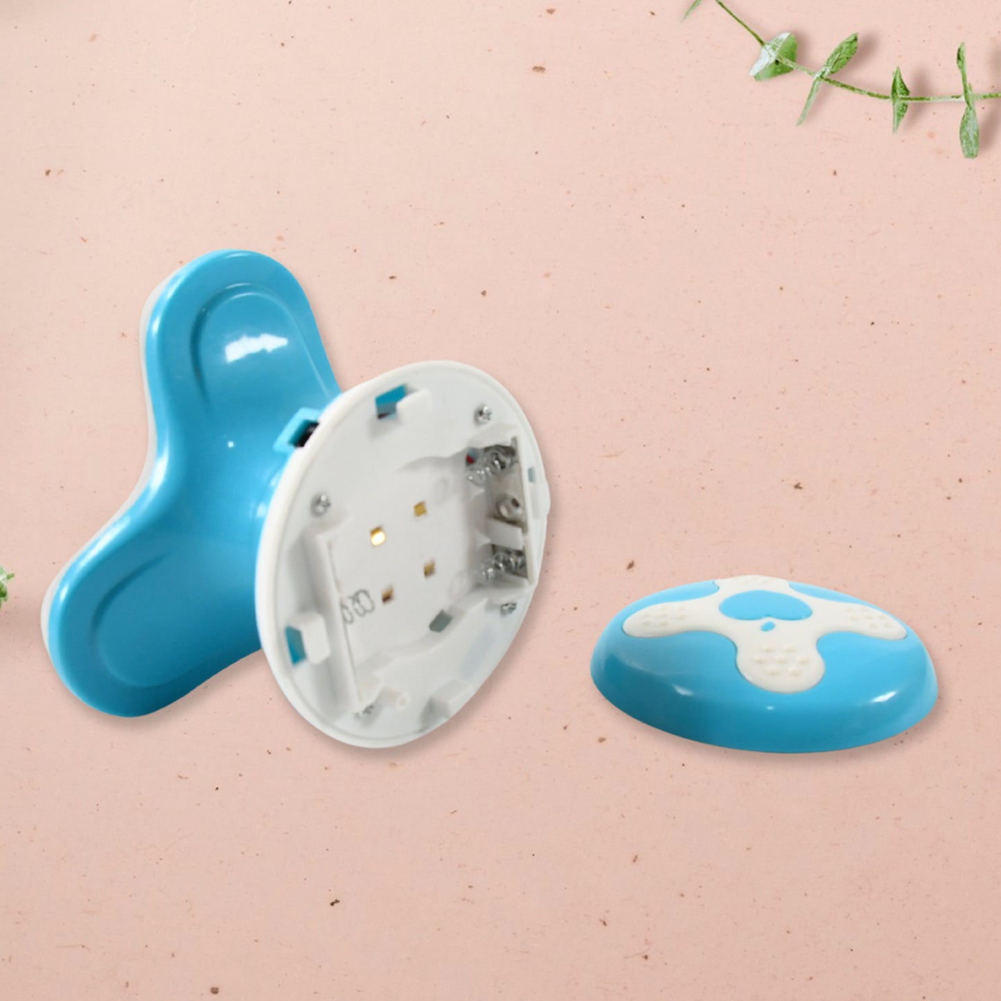 Multifunctional Mini Massager Triangle Electric Usb Massager Automatic Switch Relieve Fatigue As A Gift (1 Pc Battery Not Included) - LootFaat