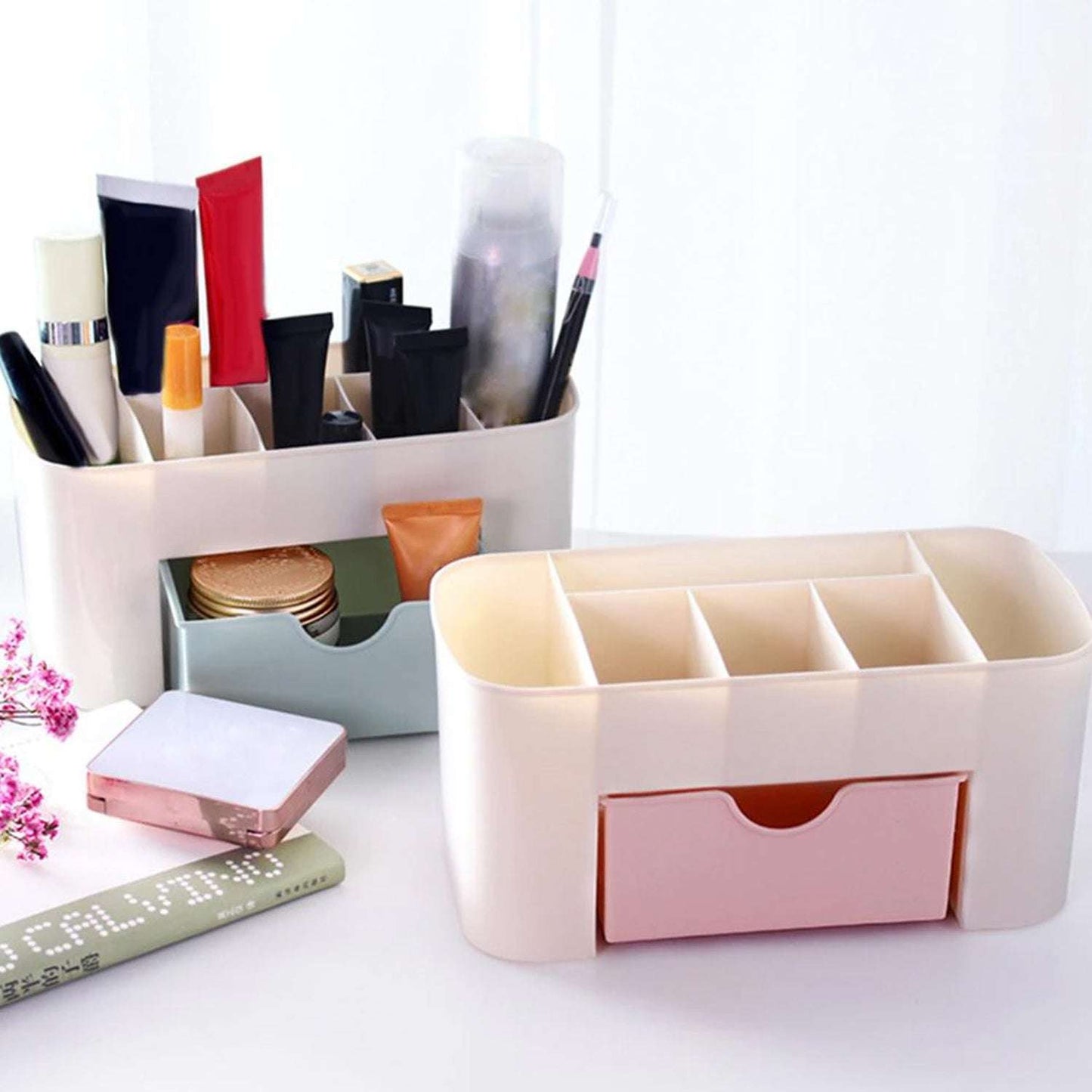 Makeup Cutlery Box Used For Storing Makeup Equipments And Kits Used By Womens And Ladies. - LootFaat