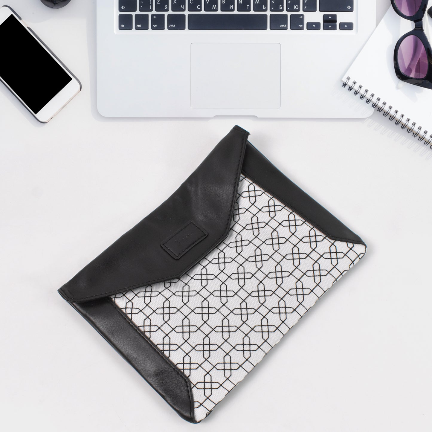 Multipurpose Pouch With Magnetic Lock(1 Pc 1914 Cm) - LootFaat