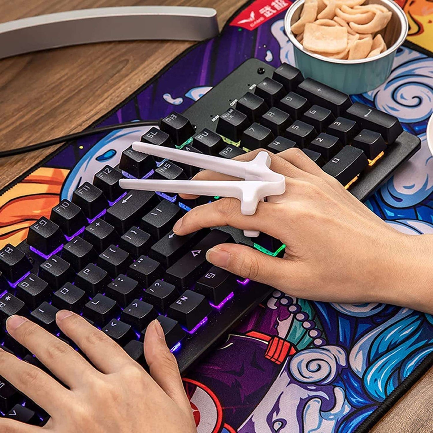Plastic Finger Chopsticks For Gamers Snack Clips (1 Pc) - LootFaat