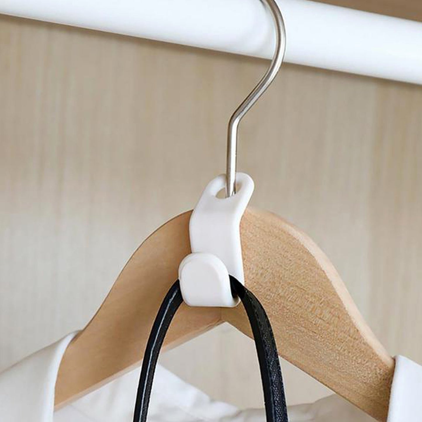 Plastic Clothes Hanger With Non-slip Pad - LootFaat