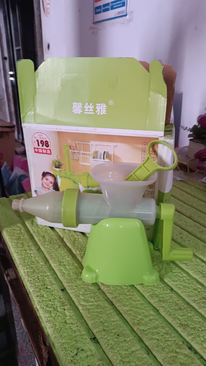 Manual Juicer Modern Plastic Fruit And Vegetable Juicer (1 Pc Bowl Not Included) - LootFaat