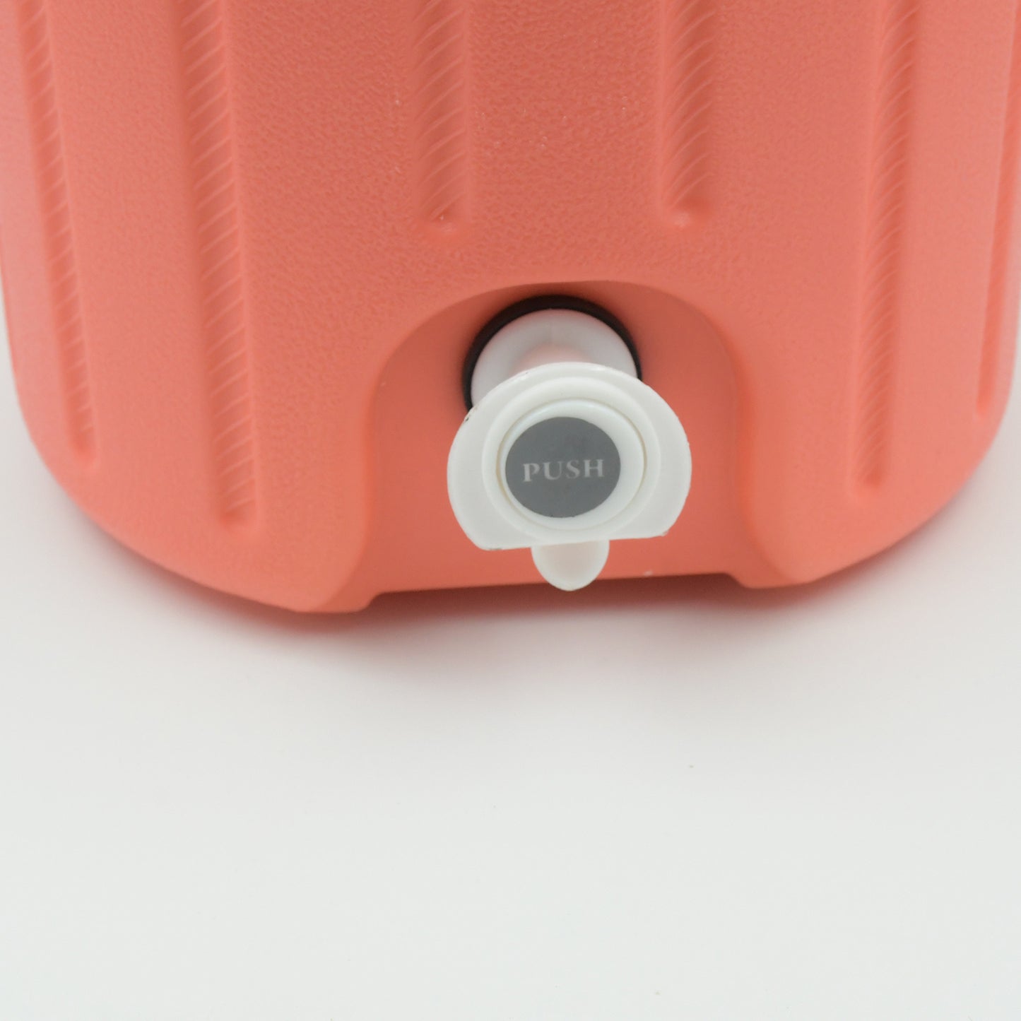 Insulated Plastic Water Rover Jug With A Sturdy Handle Water Jug Camper With Tap Plastic Insulated Water Water Storage Cool Water Storage For Home Travelling (2500ml 7500ml 12000ml) - LootFaat