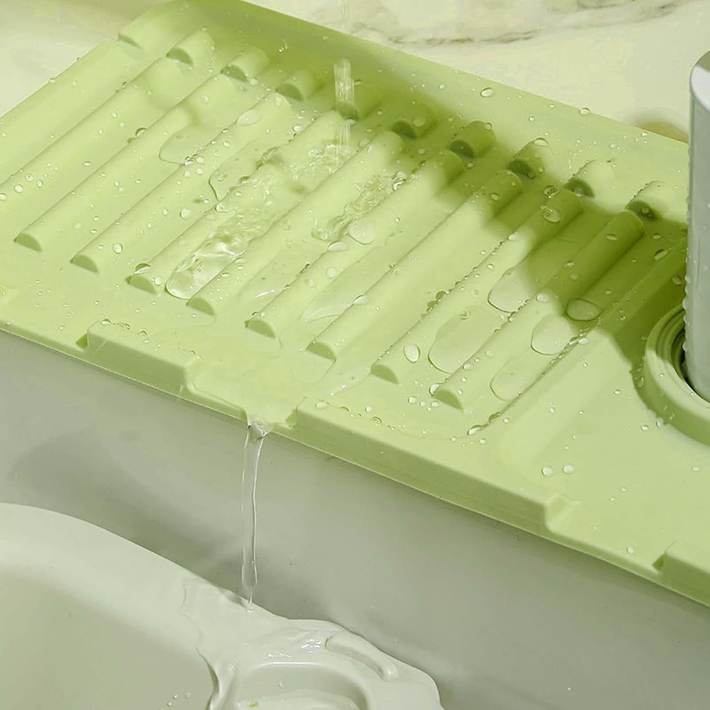 Rubber sink faucet pad to prevent water splash and drips