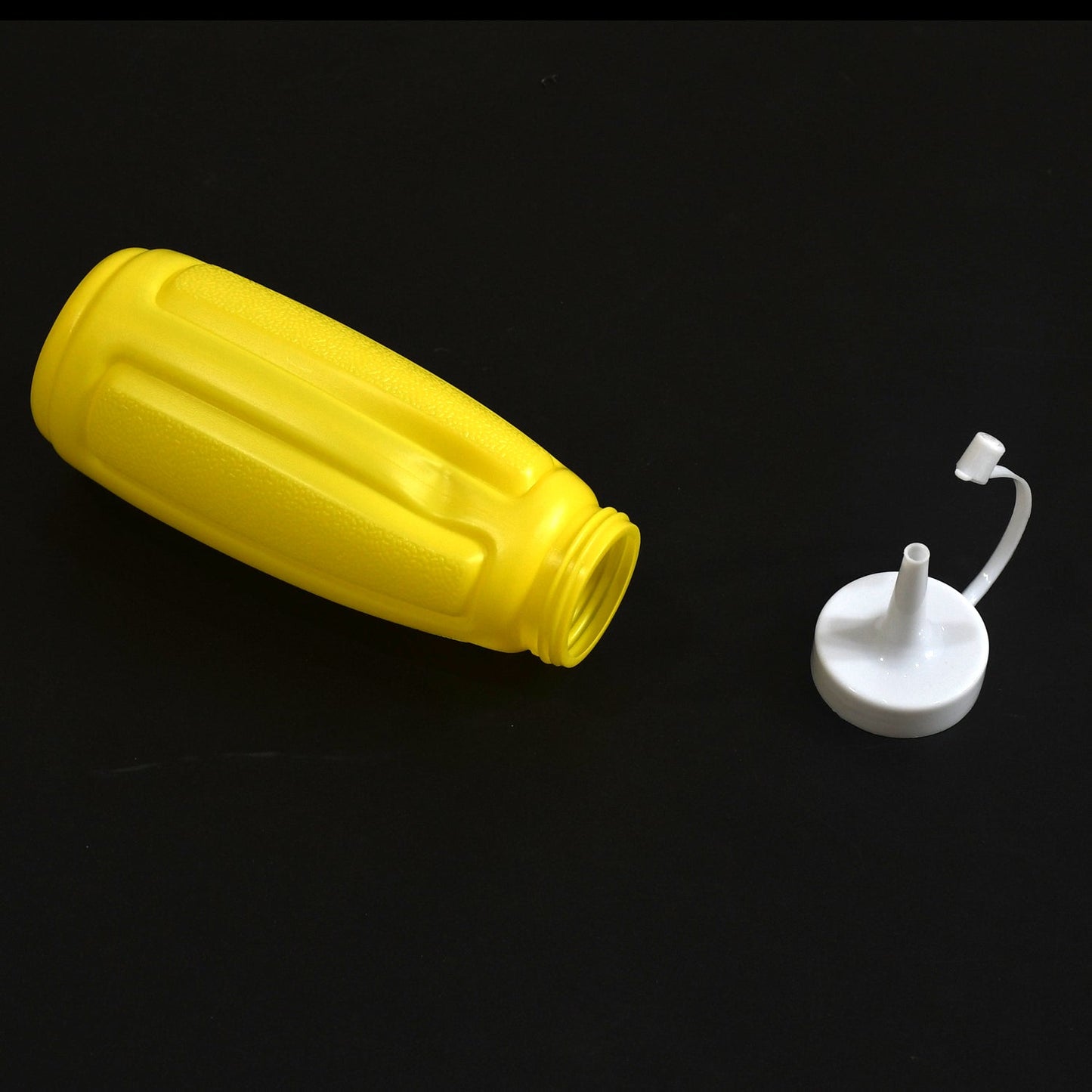 2-piece set of plastic squeeze bottles for condiments like ketchup and mustard.