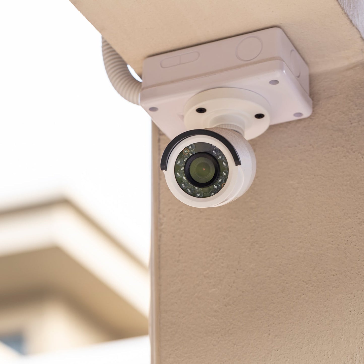 9032 Camera Mounting Box Used For Storing Camera Which Helps It From Being Comes In Contact With Damages.