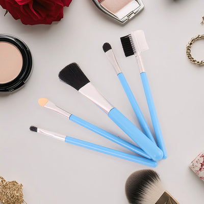 5-Piece Makeup Brush Set - Essential Kit for Flawless Application - second image