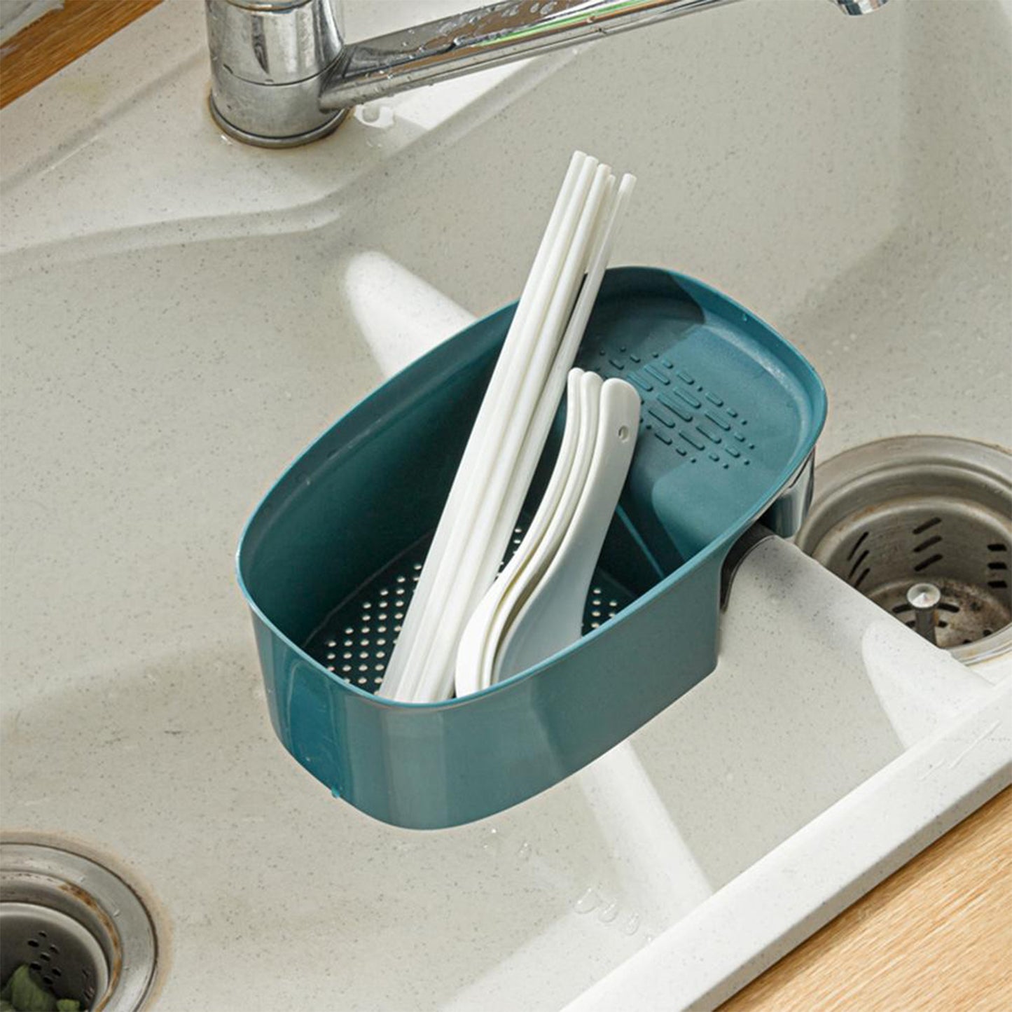 Close up of 2833 Kitchen Dish Drainer And Drying Rack Sink Basket For Washing B... features and build quality