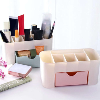 Makeup Cutlery Box Used For Storing Makeup Equipments And Kits Used By Womens And Ladies. - second image