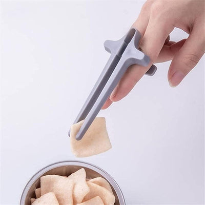 Plastic Finger Chopsticks For Gamers Snack Clips (1 Pc) - second image