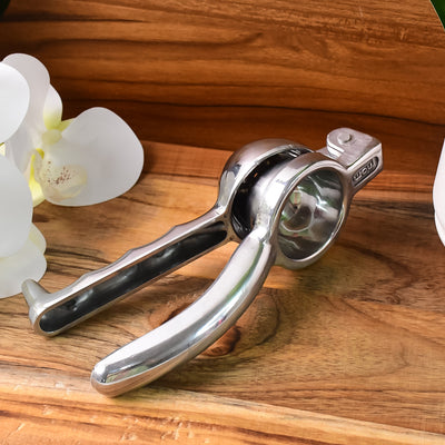 Supermom Aluminum Lemon Squeezer (1 Pc) - second image