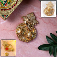 Tilak Holder