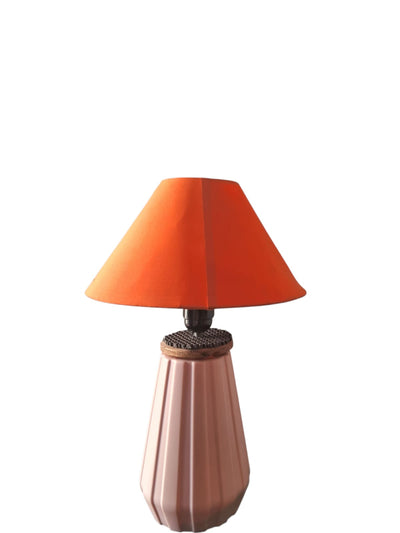 cute plastc  pink tabie lamp